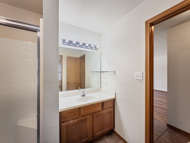Building Photo - 1521 Fianna Pl Ct