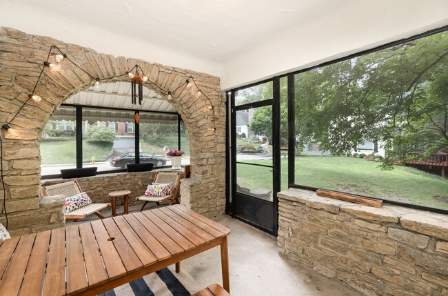 Building Photo - Modern Elegance Meets Mt. Lookout Charm – ...