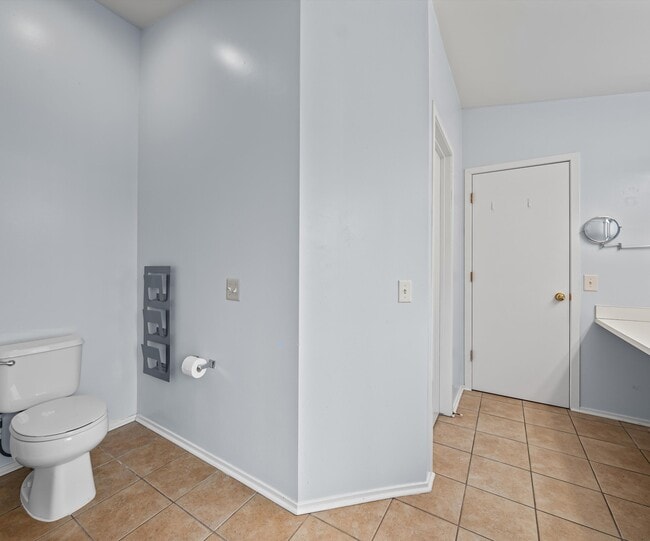 Building Photo - 1696 Reserve Ct