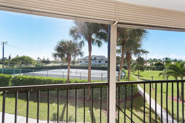 Building Photo - 275 Palm Ave