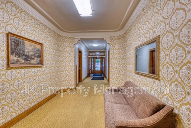 Building Photo - 310 5th St N