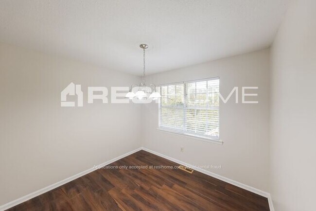 Building Photo - 741 Twin Ridge Dr