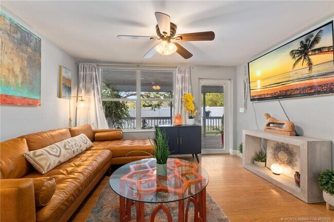 Building Photo - 508 SE Balboa Ave