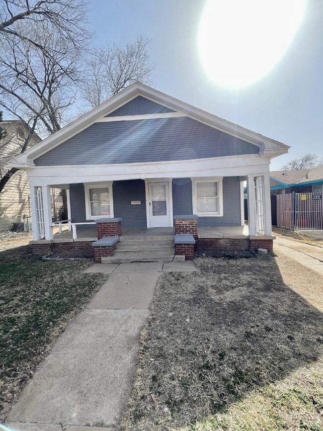 Primary Photo - Beautiful House Located Minutes from Tech Campus!