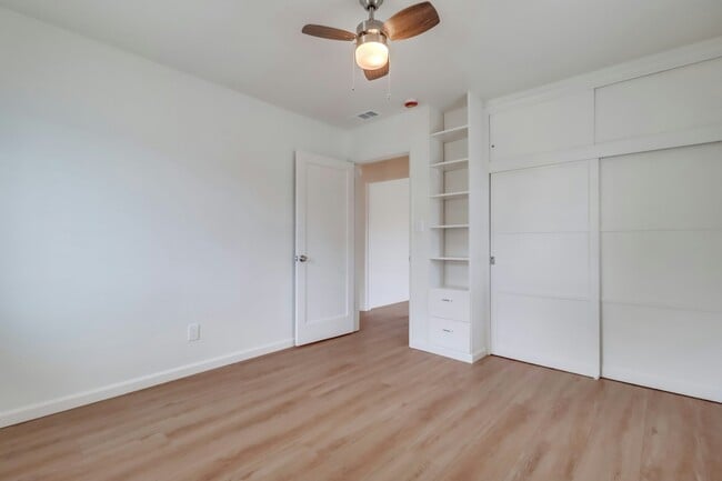 Building Photo - 3926 Aragon Dr