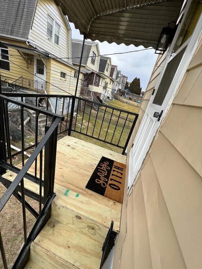 Building Photo - 127 Clearfield St