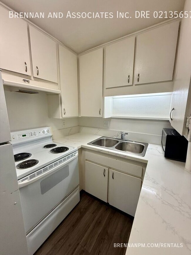 Building Photo - 11039 Via Parma