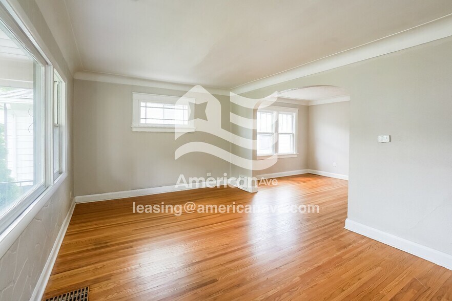 Building Photo - 1113 Elysian Ave