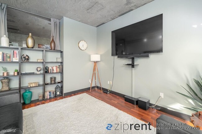 Building Photo - 1 br, 1 bath Condo - 411 Northwest Flander...