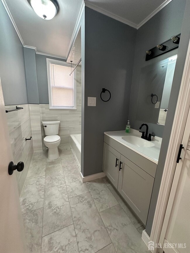 Building Photo - 28 Bird Ave