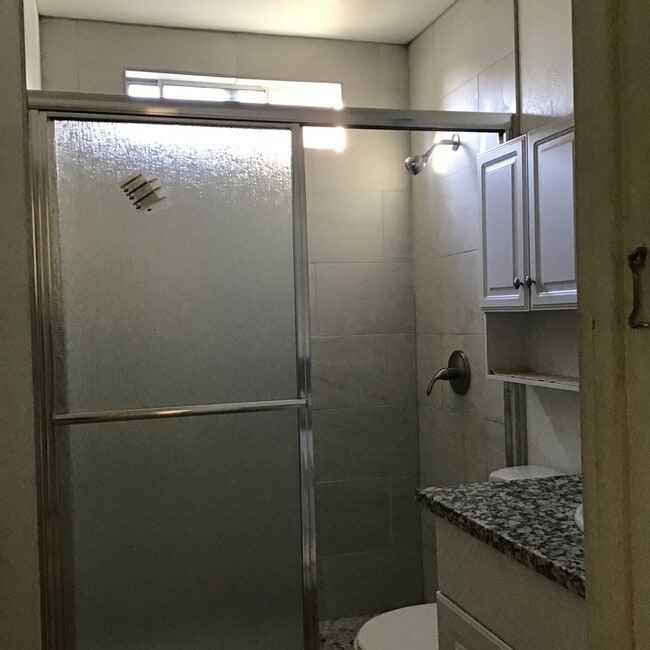 Building Photo - Special $200.00 off of first month's rent 3 Bedroom 2 Bath Home