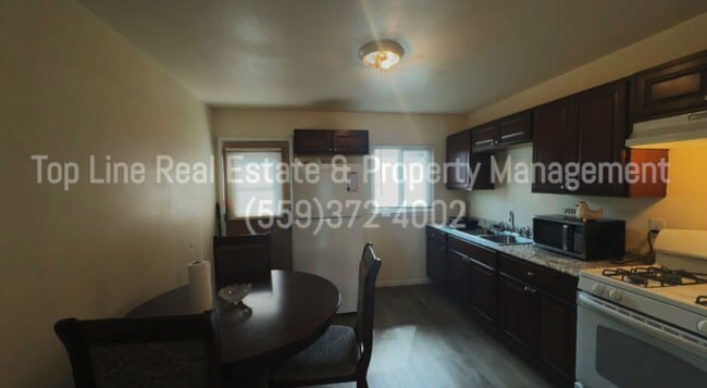 Building Photo - Spacious and well-located duplex in the he...