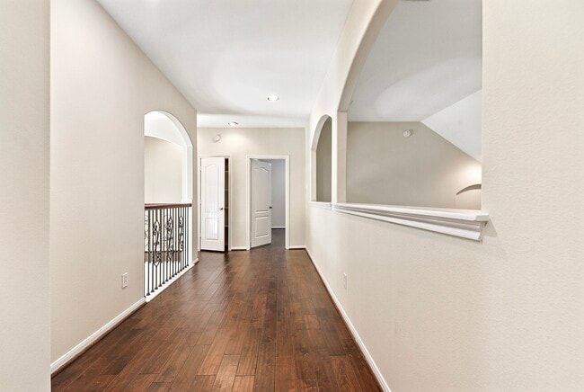 Building Photo - 28514 Hayden Park Dr