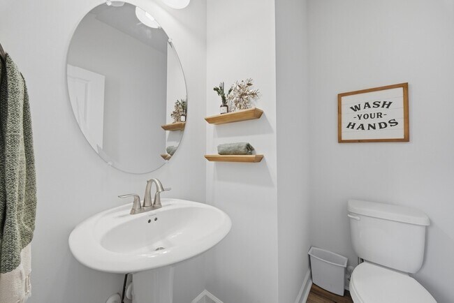 Building Photo - 2238 Sanibel Ln