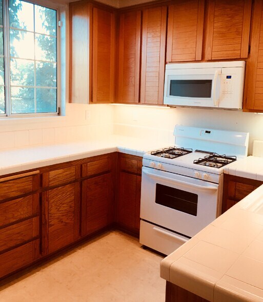Building Photo - 342 Montecito Way