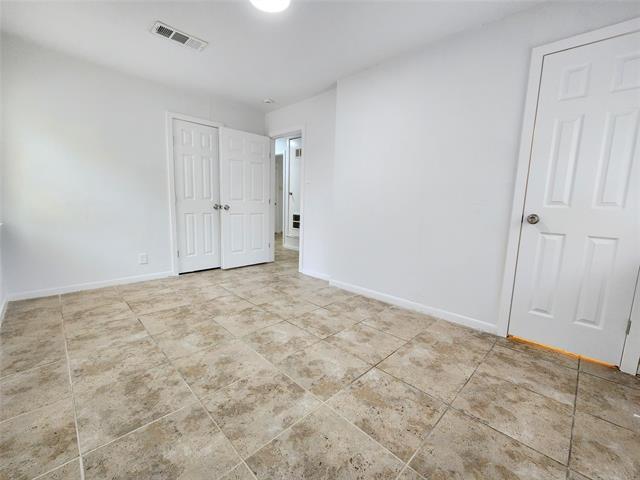 Building Photo - 2633 Crestbrook Ln