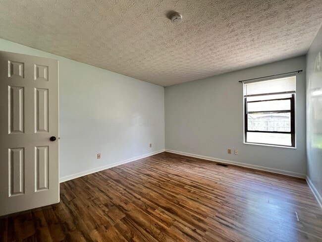 Building Photo - 2470 Dunsworth Dr