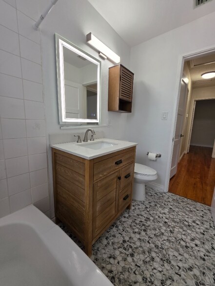 Building Photo - 470 Mercury Ln