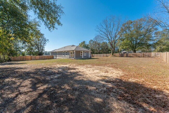 Building Photo - NEW Construction for Rent!!  IDEAL location on the edge of town!