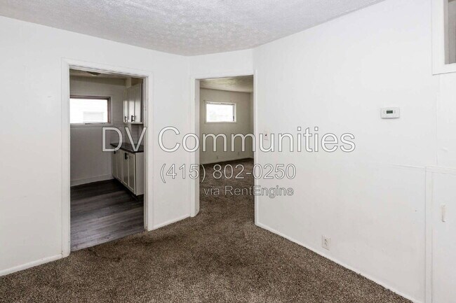 Building Photo - 54 E 220th St