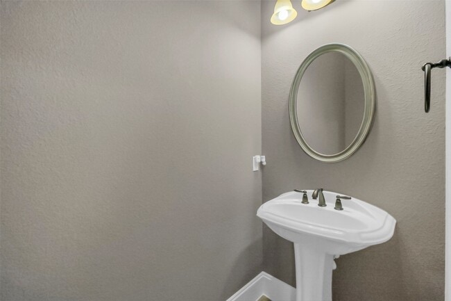 Building Photo - 2810 Red Maple Dr