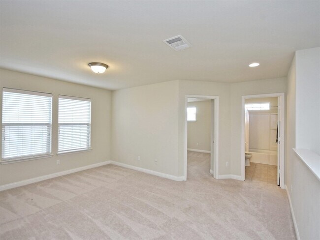 Building Photo - Spacious North Austin Gem: Modern Comfort,...