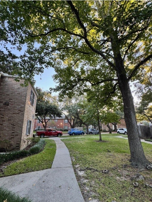 Building Photo - 13004 Trail Hollow Dr
