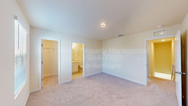 Building Photo - 28 Oarsman Xing Dr