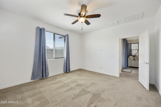 Building Photo - 5854 S Del Rancho