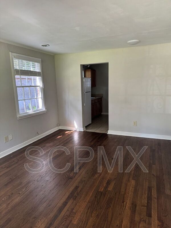 Building Photo - 5017 Baylor St