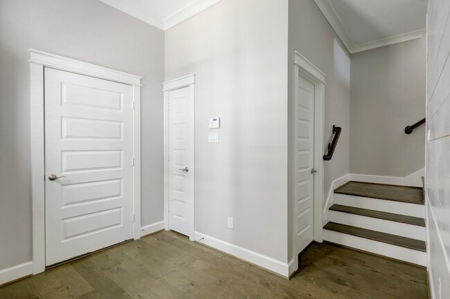 Building Photo - 5233 Larkin St