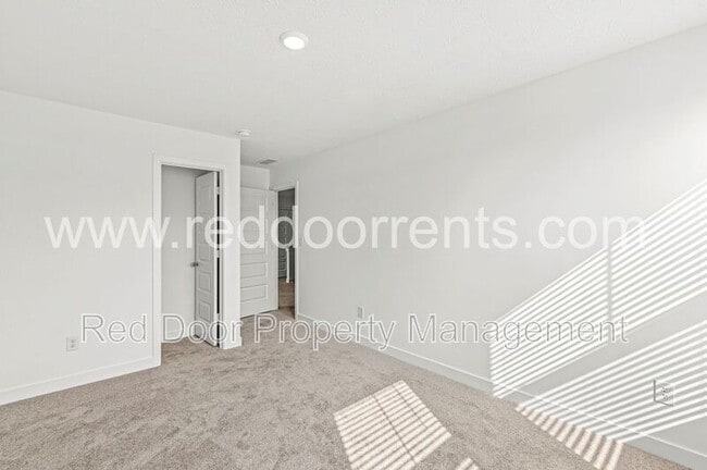 Building Photo - 2224 Boxwood Dr