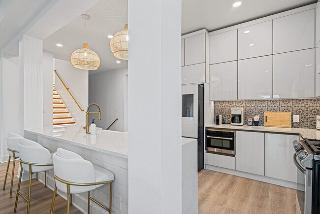 Building Photo - 20 St Francis Dr S