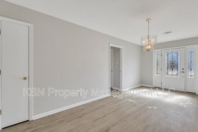 Building Photo - 129 Finn Cir