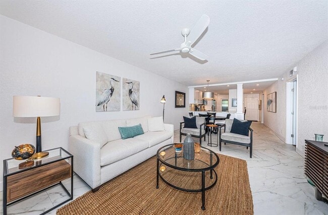 Building Photo - 6083 Bahia Del Mar Cir N