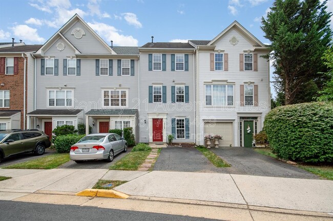 Building Photo - 45425 Clarkes Crossing Square