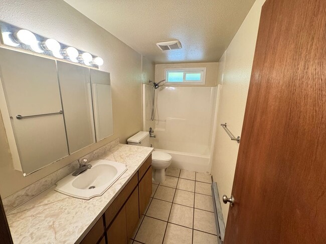 Building Photo - 3 Bed/1 Bath +Garage & Shop, Marblemount