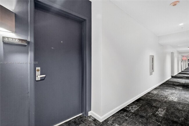 Building Photo - 325 S Biscayne Blvd