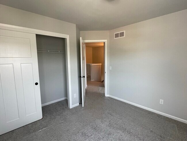 Building Photo - 2125 Spring Dreams Ln