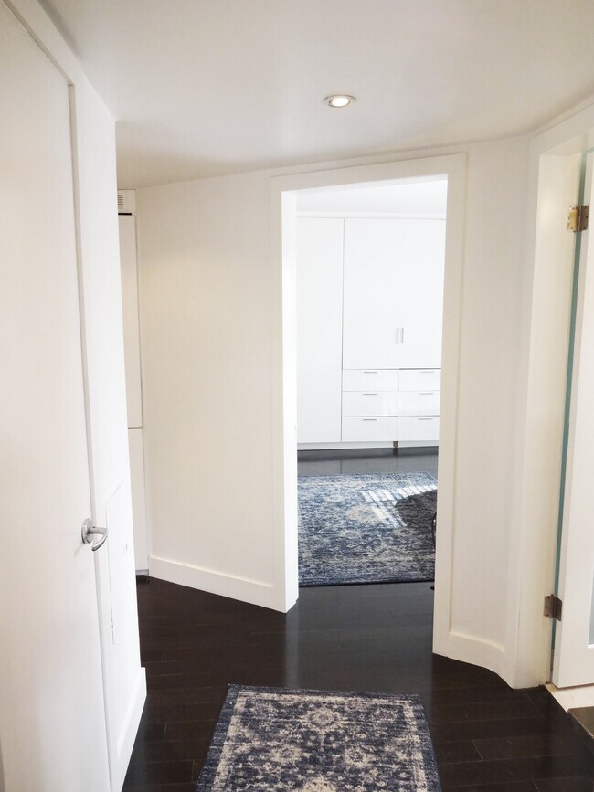 Hallway - 1010 Palm Ave