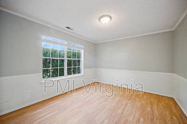 Building Photo - 1213 Ruxton Ct