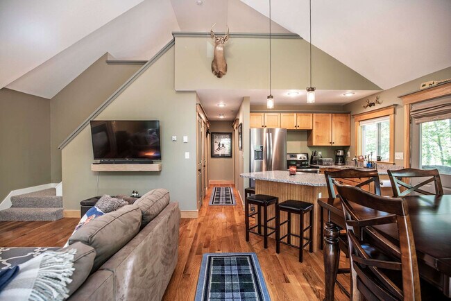 Building Photo - 32 Attitash Loop