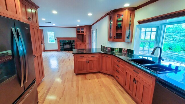 Building Photo - NOW AVAILABLE!! Gorgeous Two Story 3 Bedroom 3 Bath Perfect for Working From Home and Entertaining!