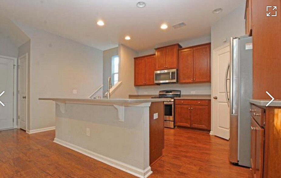 Building Photo - 218 Tuscany Ct