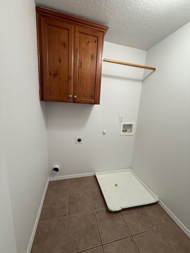 Building Photo - 3 Bedroom 2.5 Bath Forest Grove OR