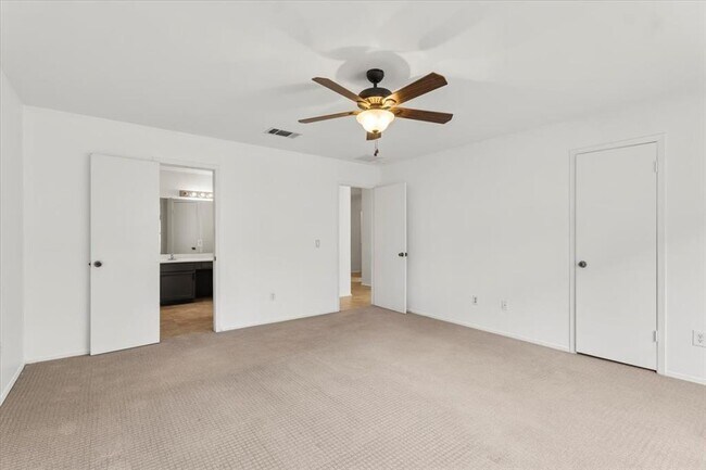Building Photo - 6105 Back Bay Ln