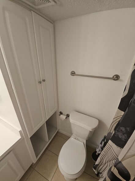 Building Photo - 131 Water Front Way