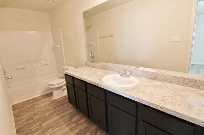 Building Photo - 3918 Lexington Manor Ct