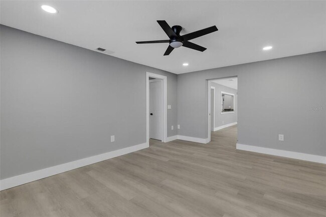 Building Photo - 4645 Hunter Ridge Dr