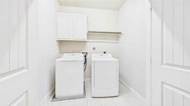 Building Photo - 2724 Rutland St